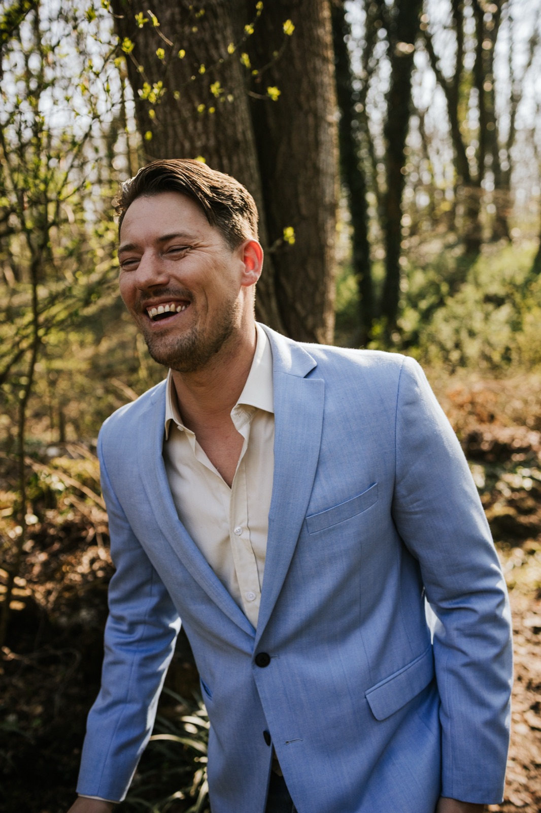 Gijs van Marion lacht in het bos